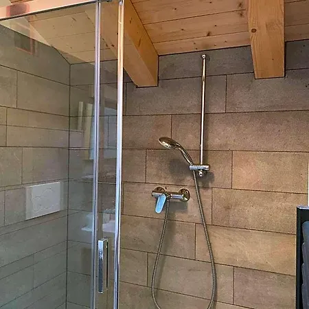 Hotelski Hotel *