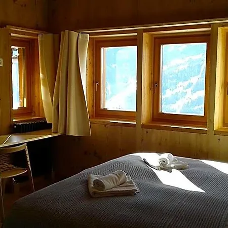 Hotelski * וורבייה
